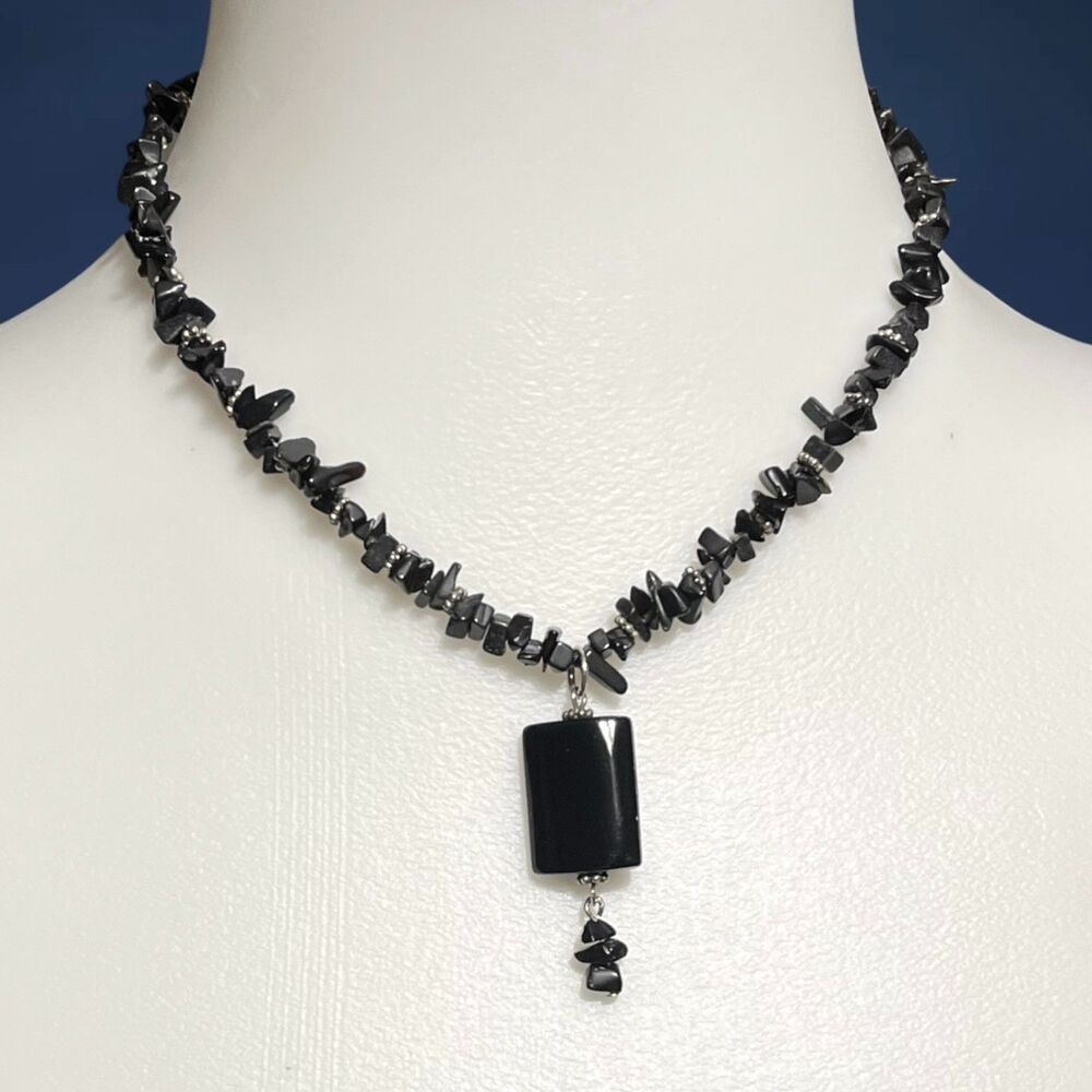 Vintage Polished Black Stone Pendant Necklace Chip Bead Artisan Bohemian 16"